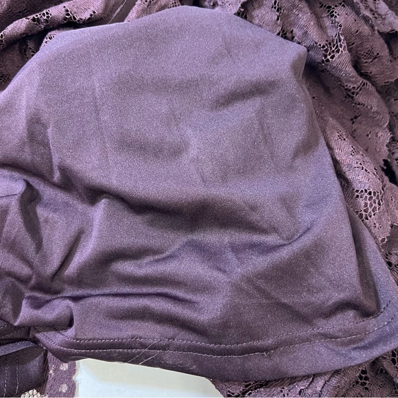 H & M Burgundy Lace Overlay Ruffle Flounce Dress SZ L - Picture 9 of 13